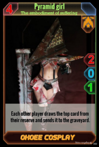 059_EN_pyramid_girl_okoée